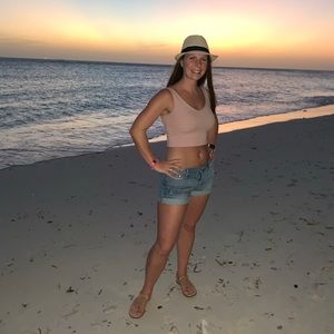 Meet your Posher, Norah